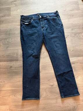 True Religion men’s size 40 Ricky jeans